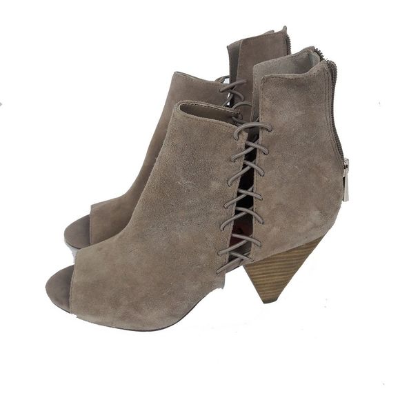 Vince Camuto Shoes - Vince Camuto Emera tan booties size 7